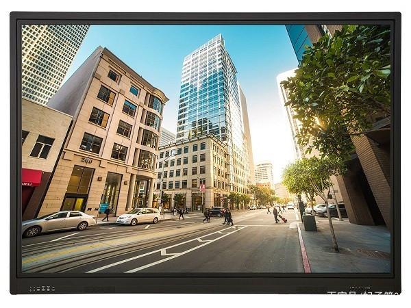 The use of LCD advertising machine in different places